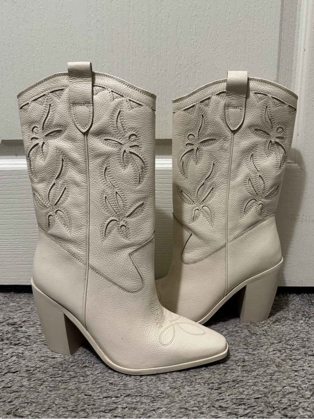 NWOT Vince Camuto Cream Embroidered Western Block-Heel Boot - Picture 7 of 9